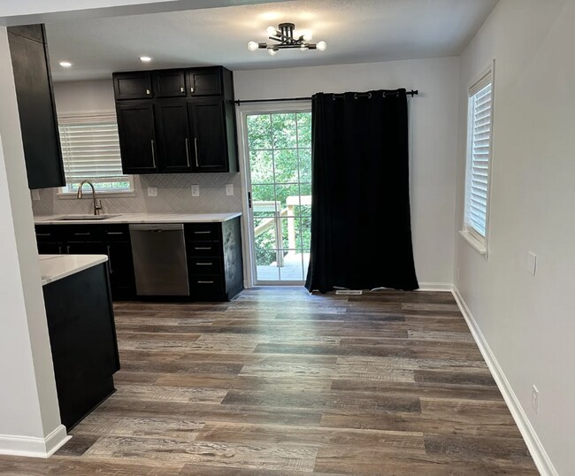 Building Photo - 16887 P Rd