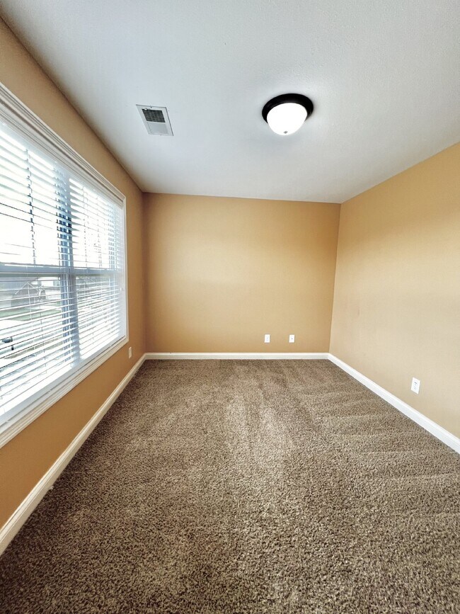 Foto del edificio - Charming 3BR/2.5BA Home in Clarksville! PE...