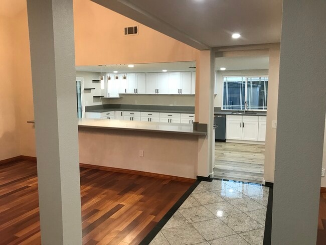 Building Photo - 2819 Gus Ct