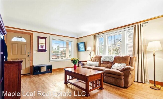 Building Photo - 3 br, 1.5 bath House - 1207 N 3rd St