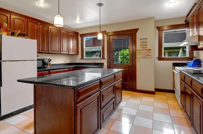 shared kitchen - 5632 11th Ave NE