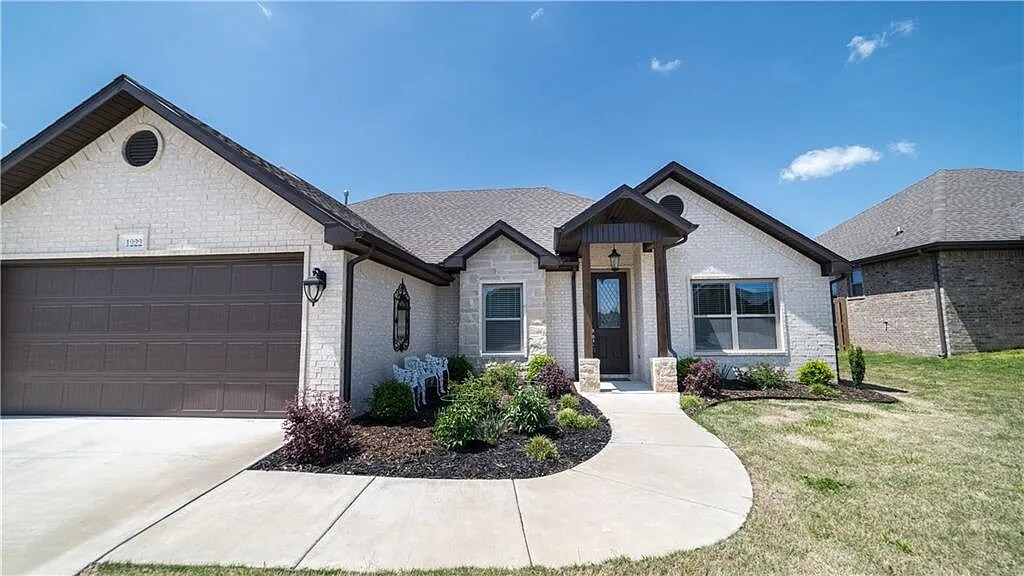 1222 Bradley St, Centerton, AR 72719 House Rental in Centerton, AR