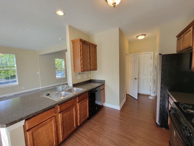 Foto del edificio - 63 Melrose Ct