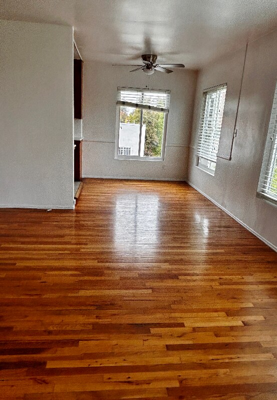 Building Photo - 4800 Beverly Blvd