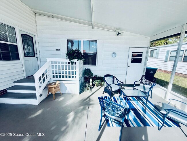 Foto del edificio - 2399 Coconut Palm Dr