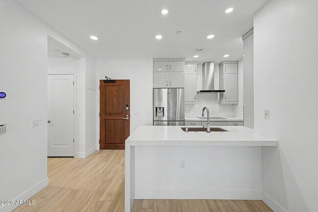 Foto del edificio - 6803 E Main St