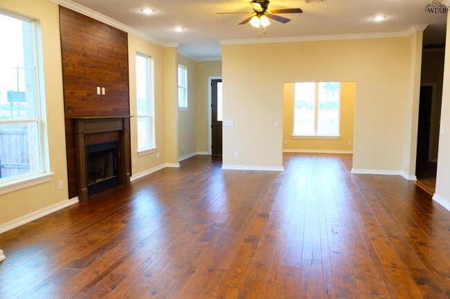 Foto del edificio - 20 Edwards Way