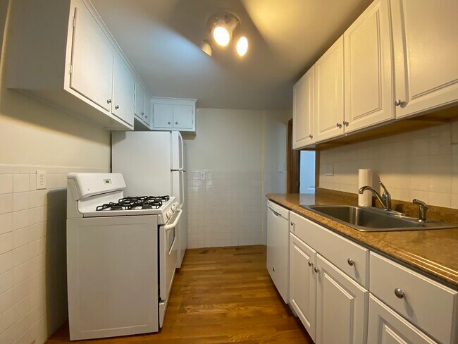 Foto del edificio - 37 Cottage St