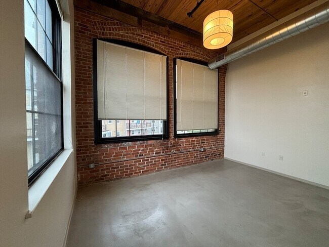 Foto del edificio - 88 Gerrish Ave