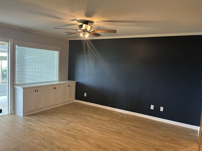 Foto del edificio - Stunning Waterfront Townhouse with 3 Bedrooms and 3 Full Bathrooms in Beaufort, SC!