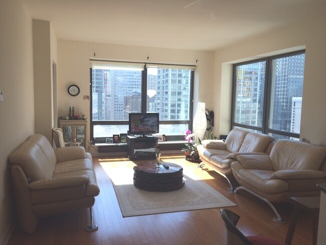 Foto del edificio - 130 N Garland Ct