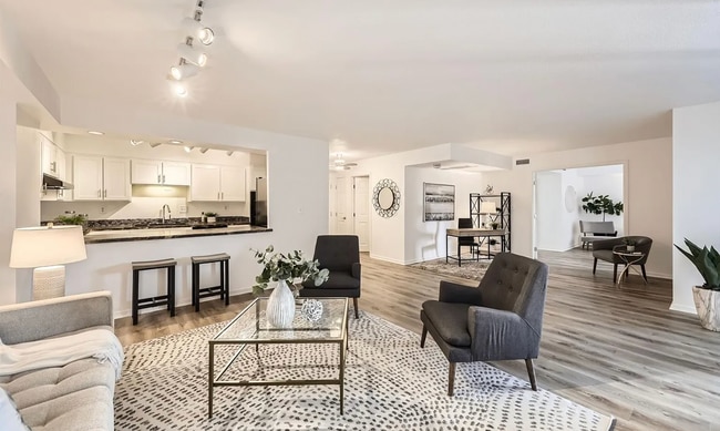 Building Photo - 1551 Larimer St