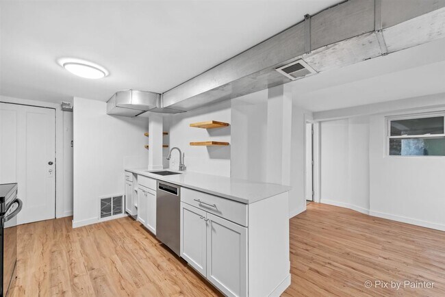 Building Photo - 1841 N Whipple St