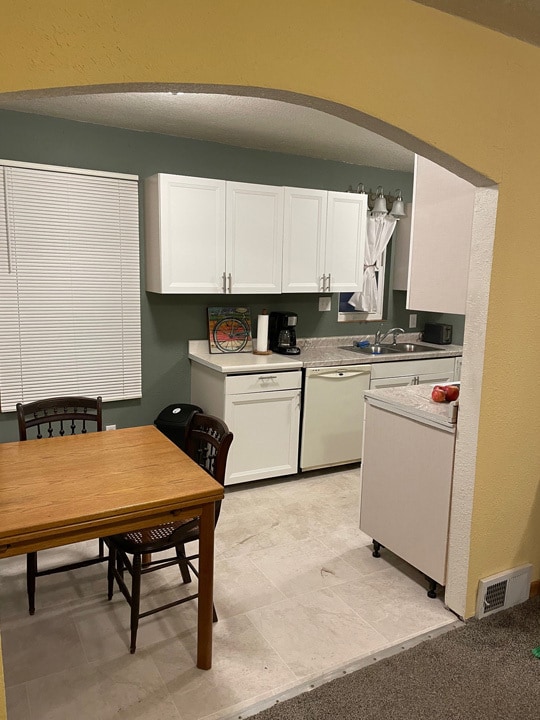 Kitchen - 611 S Main St