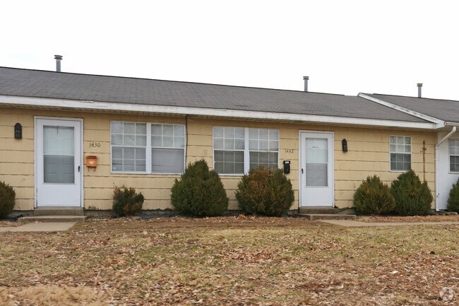 Building Photo - Cottage Apartments