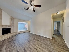 Building Photo - 9167 Golden Sunshine Dr