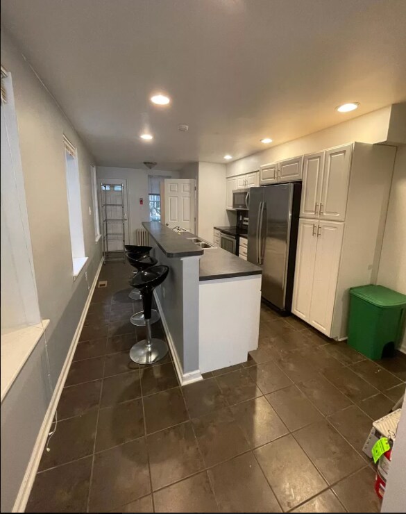 Barra de desayuno - 3925 Baltimore Ave