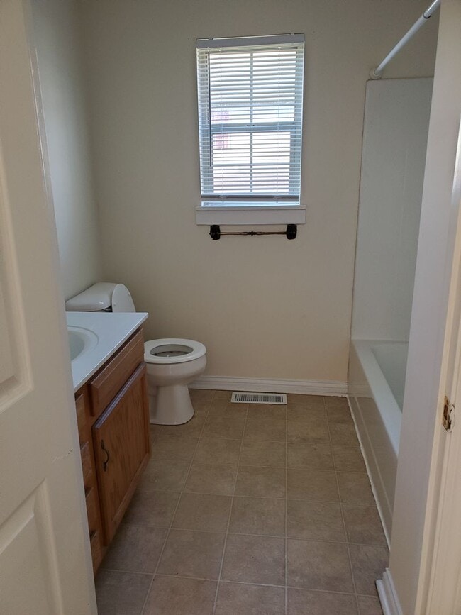 Building Photo - 197&amp;199 Scottie Drive