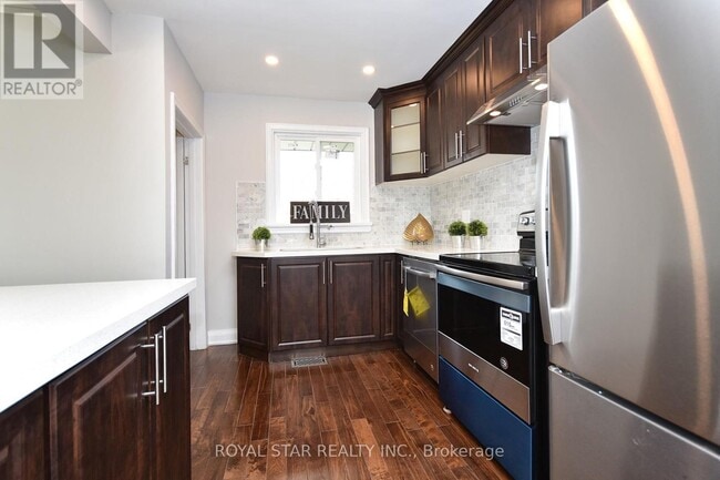 Building Photo - 25 Twin Pauls Crescent