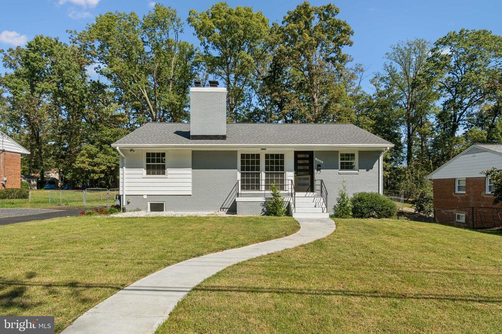 Primary Photo - 5953 Lowell Ave
