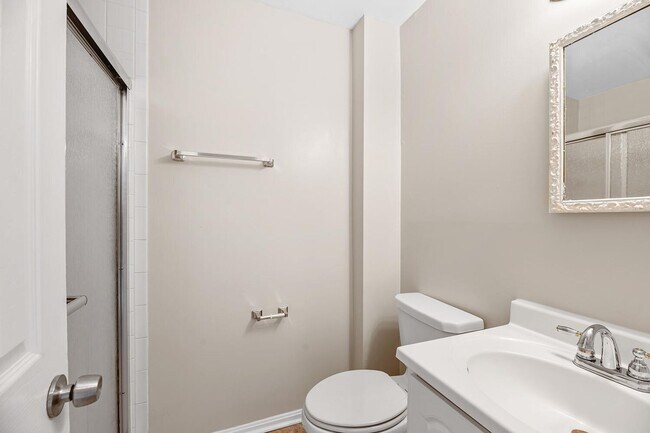 Foto del edificio - Open House Wed 5/15 from 5:30 - 6 PM
