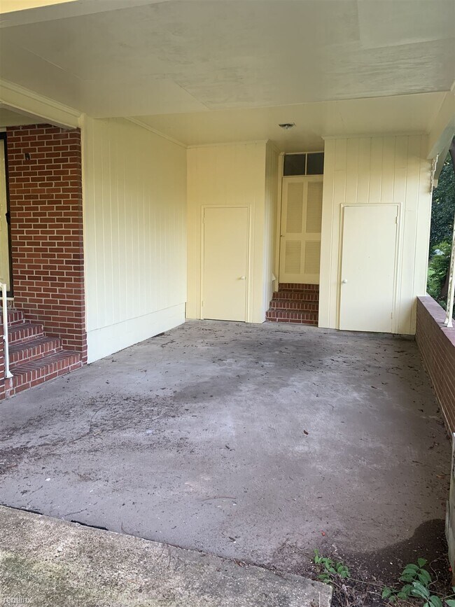 Foto del edificio - 1613 8th Ave SW