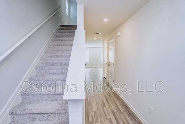 Building Photo - 626 Farmstead Trail