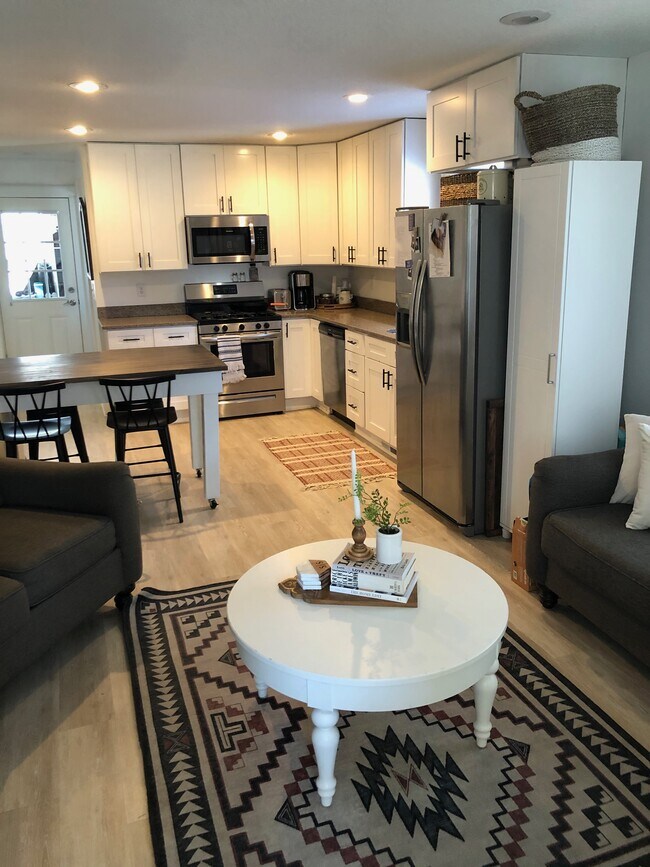 Foto del edificio - 4826 Girard Ave N