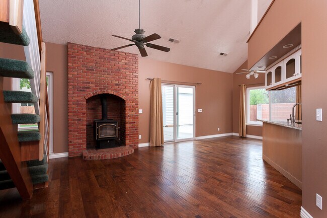 Foto del edificio - Pet-friendly home in downtown Hurricane