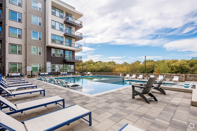 ¡Piscina estilo centro turístico - The Montgomery at Watters Creek