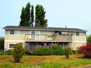 Building Photo - 11 F St