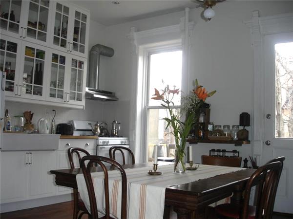 Building Photo - 281 Halsey St