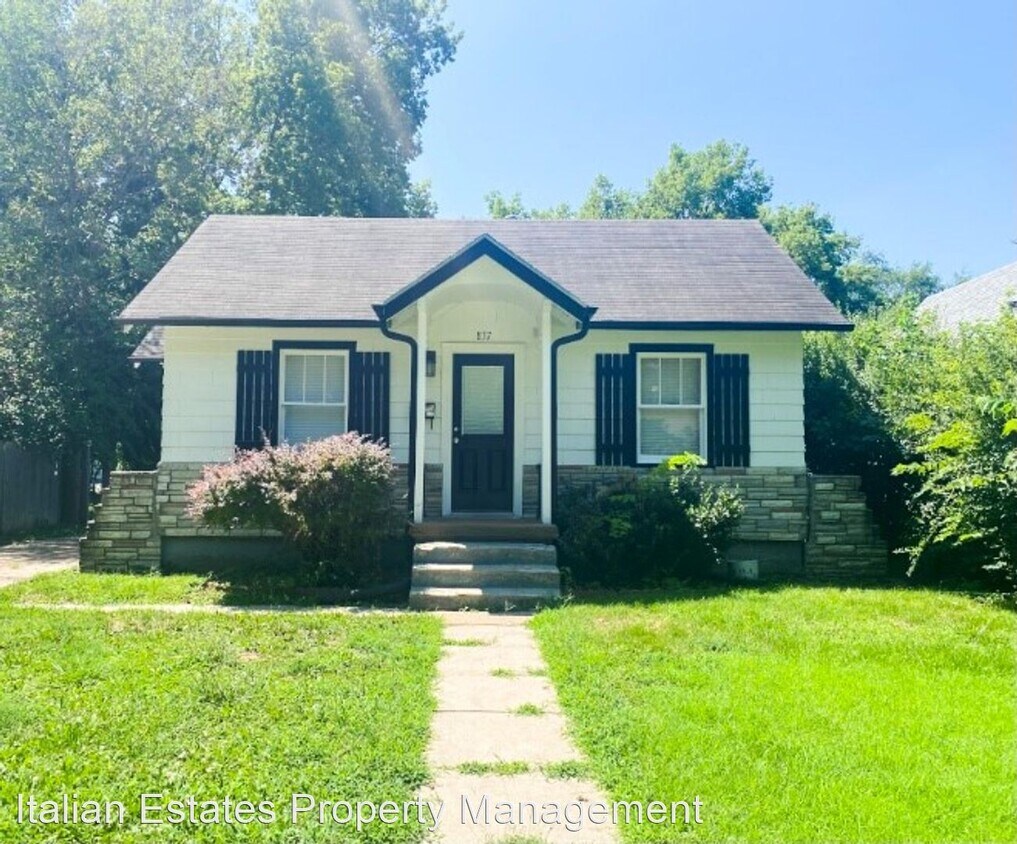Foto principal - 3 br, 2 bath House - 837 W 7th St.