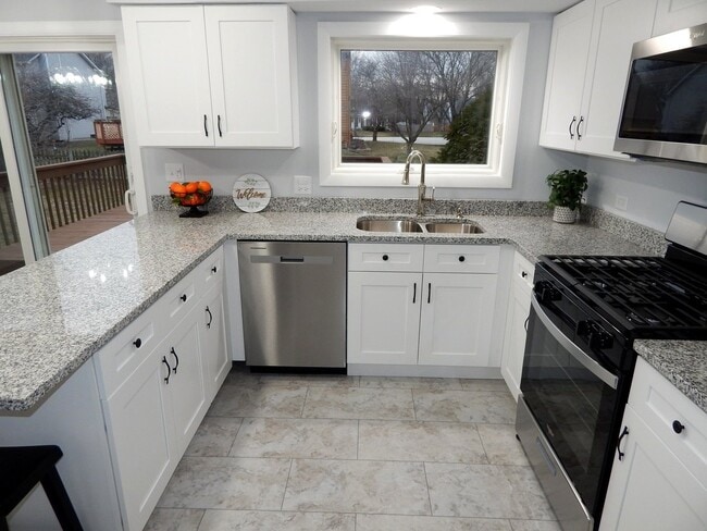 Building Photo - 2812 Springdale Cir
