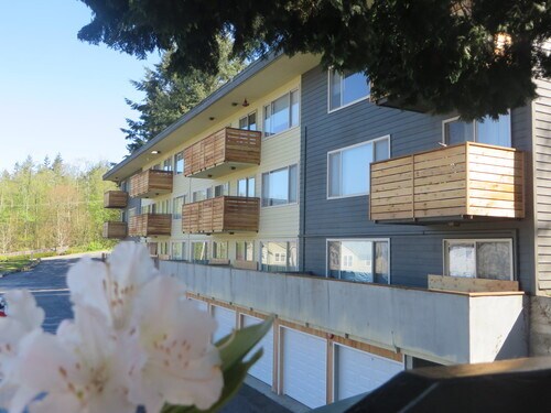 Foto principal - 608 47th St SE