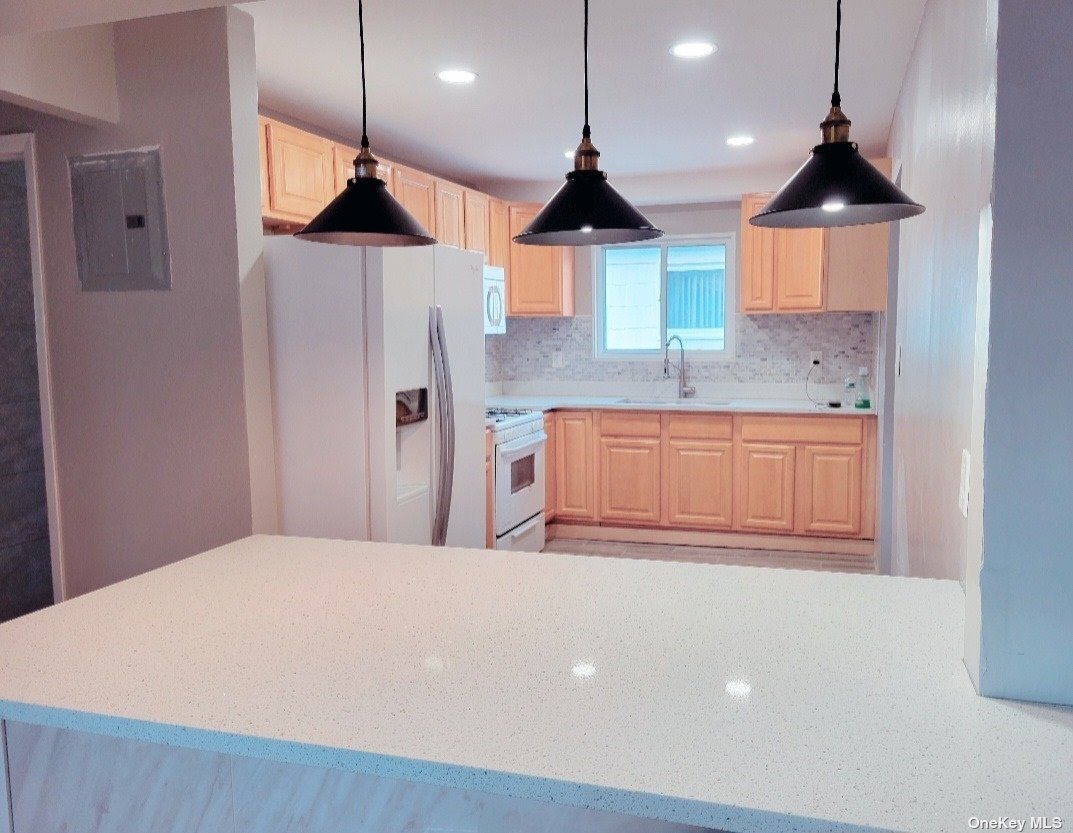 Foto principal - 231-6 Lansing Ave