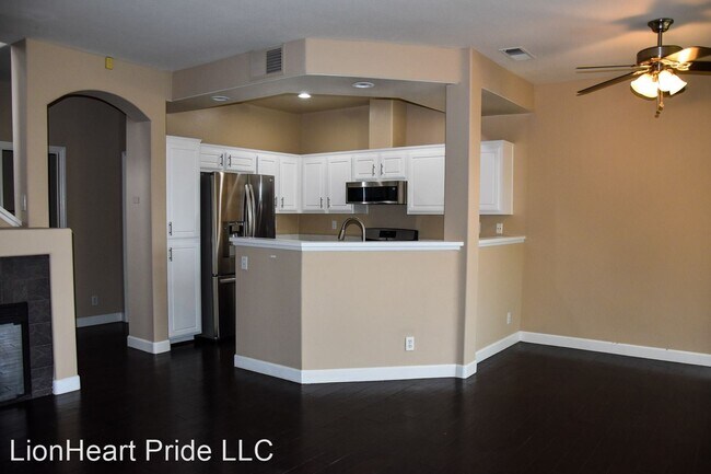 Building Photo - 2 br, 2 bath House - 1066 South Positano A...