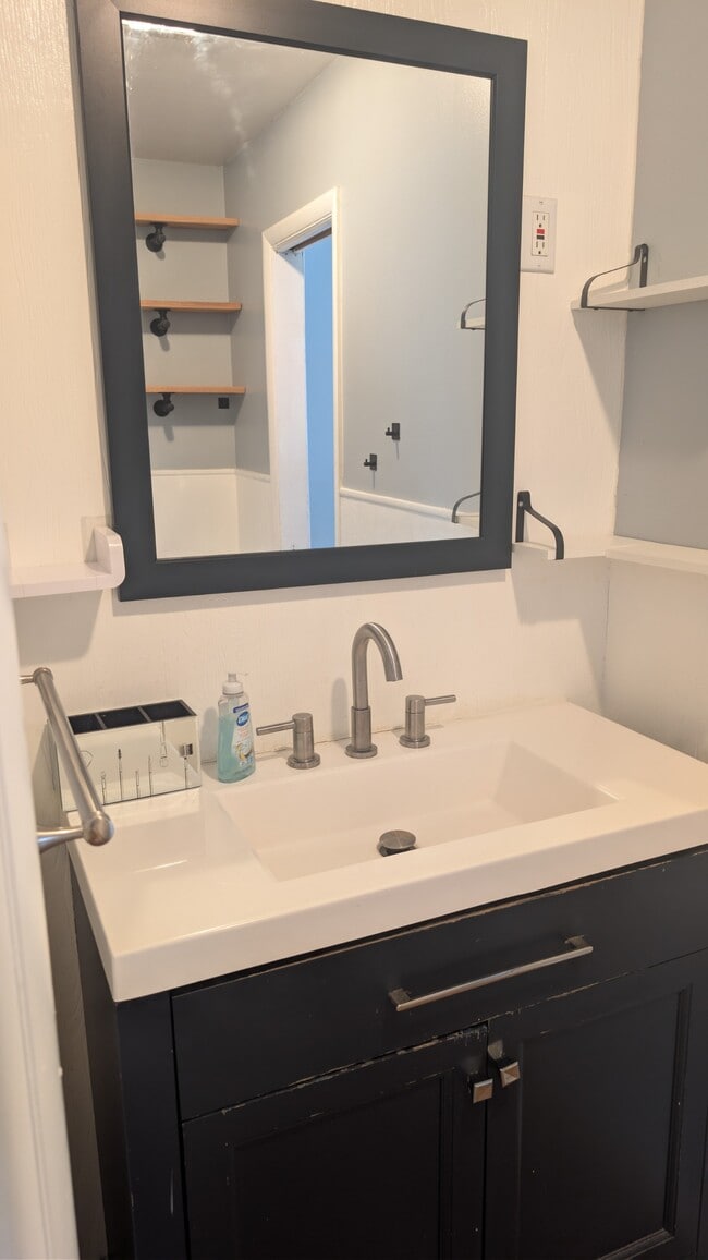 Foto del edificio - 2285 E Carriage Hill Dr