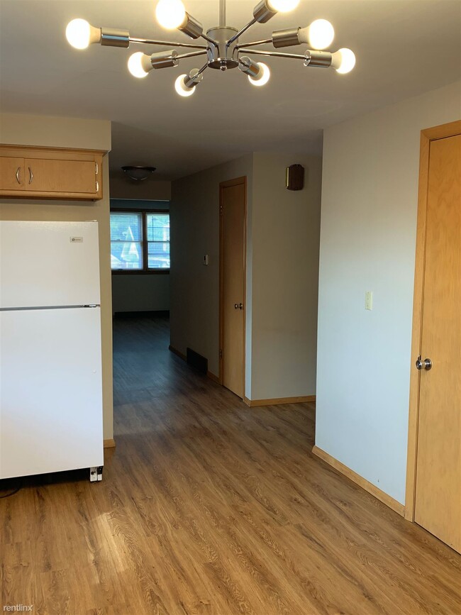 Building Photo - 2 br, 1 bath Duplex - 3448 South 44th Stre...