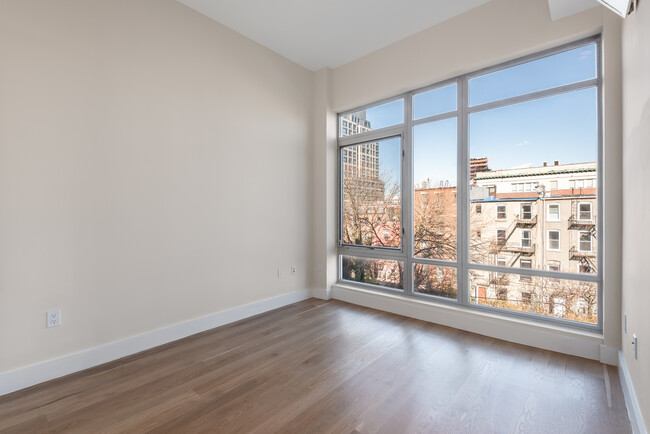 Building Photo - 659 Bergen St