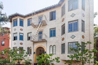 Building Photo - 67 Glen Ave