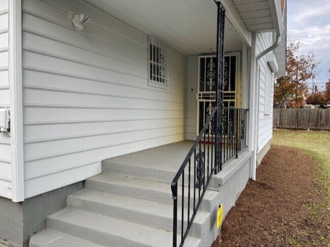 Building Photo - Classic Bungalow w/ Beautiful Updates ~ 3 ...