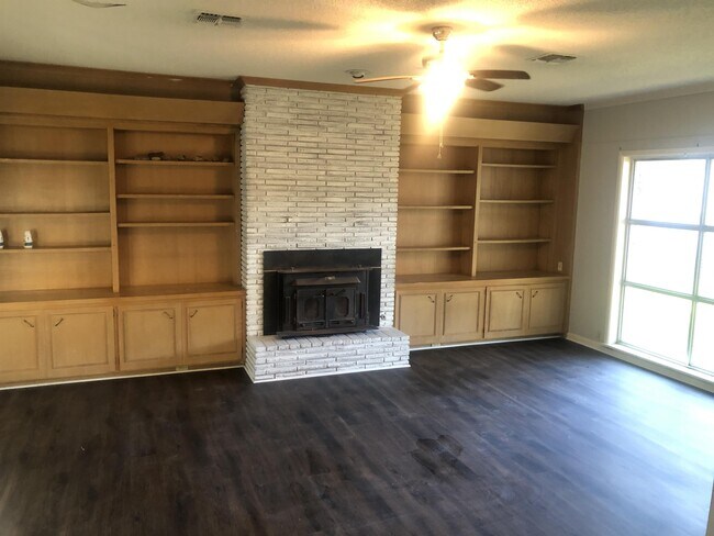 Building Photo - 202 Gilford Ave