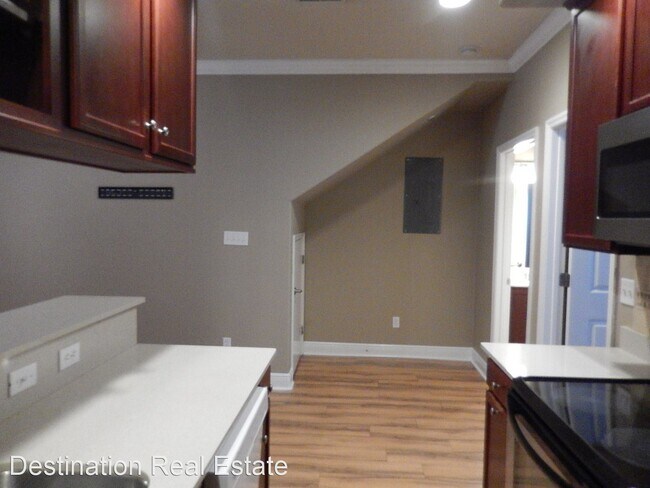 Building Photo - 3 br, 3 bath House - 1920 Bloomington Ave