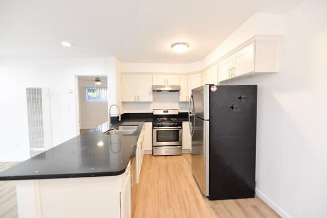 Foto del edificio - 247 Avenida Del Poniente