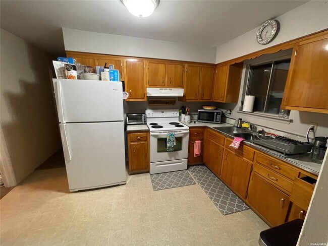 Foto del edificio - 745 Scranton Ave