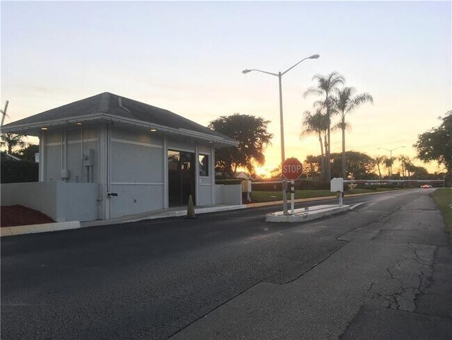 Foto del edificio - 1112 Green Pine Blvd
