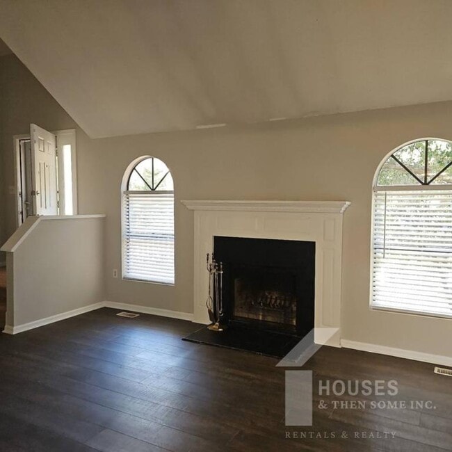 Photo - 28 Shore Dr House