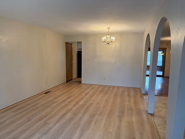 Foto del edificio - 3 Bedroom 3.5 Bathroom Home In Ballwin