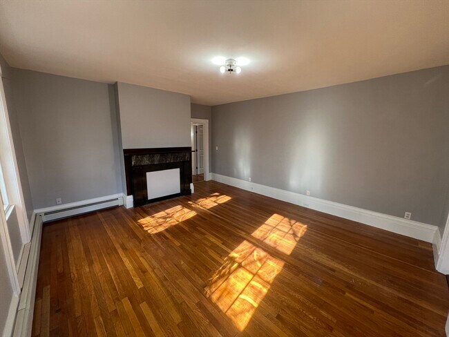 Building Photo - 14 Thornton Pl